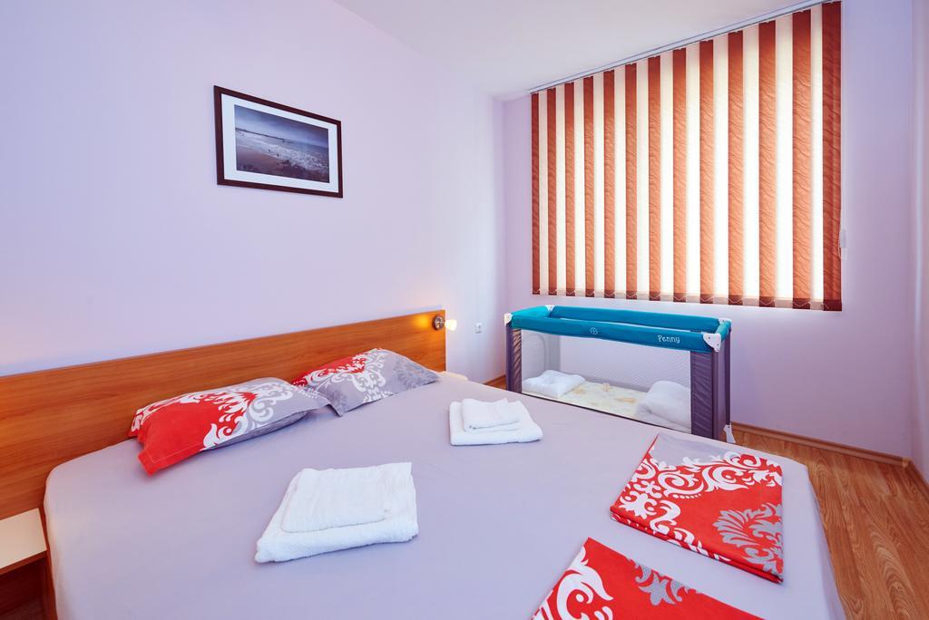 Apartments Dimitrovi Pomorie Exterior foto