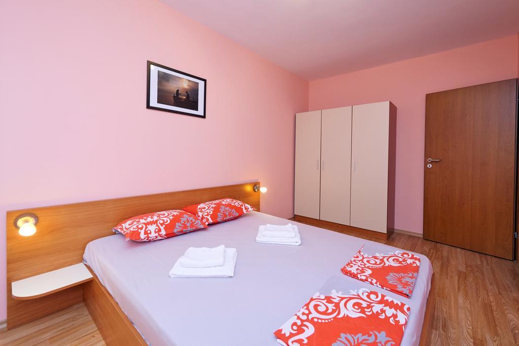 Apartments Dimitrovi Pomorie Exterior foto